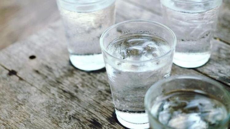 When using diuretics for weight loss, you need to drink plenty of water. 